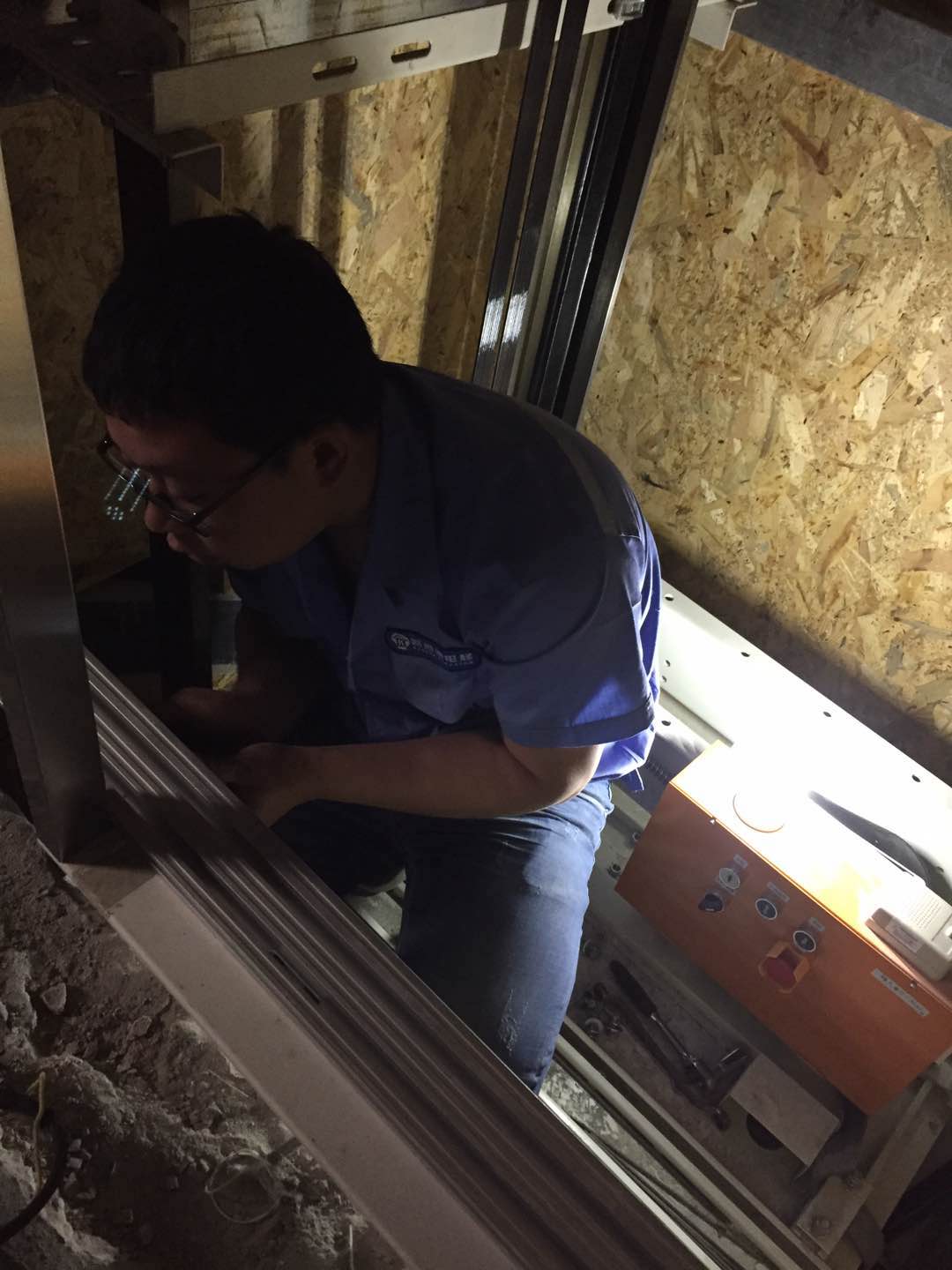 万安佳居电梯